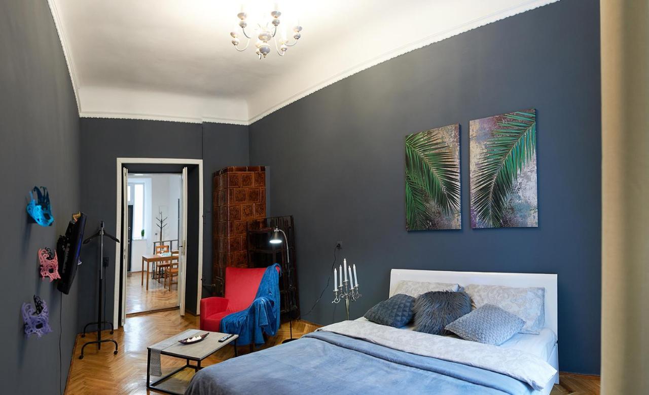 Stylish Apartments In The Center Львів Екстер'єр фото