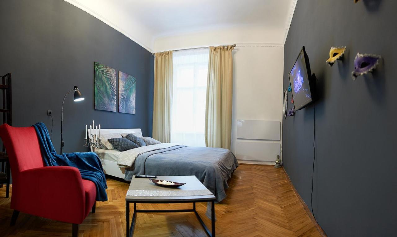 Stylish Apartments In The Center Львів Екстер'єр фото