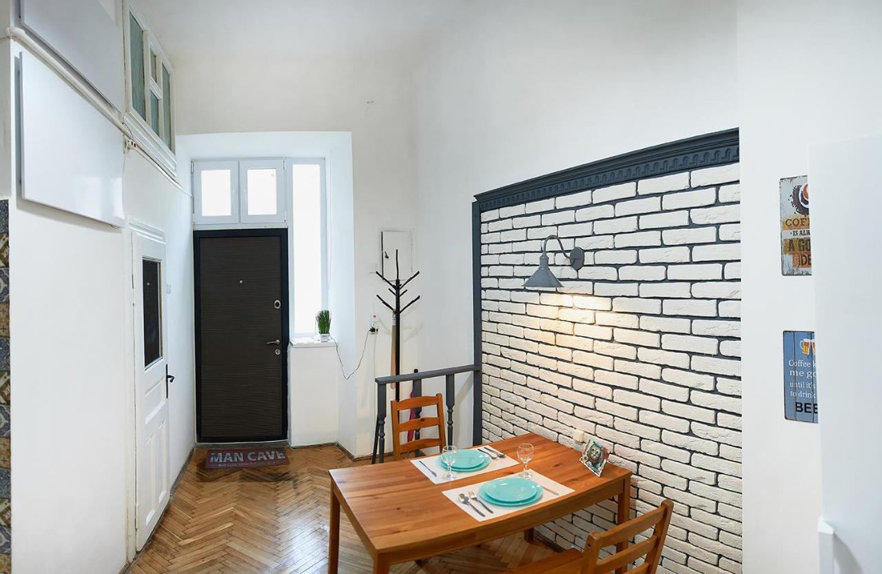 Stylish Apartments In The Center Львів Екстер'єр фото